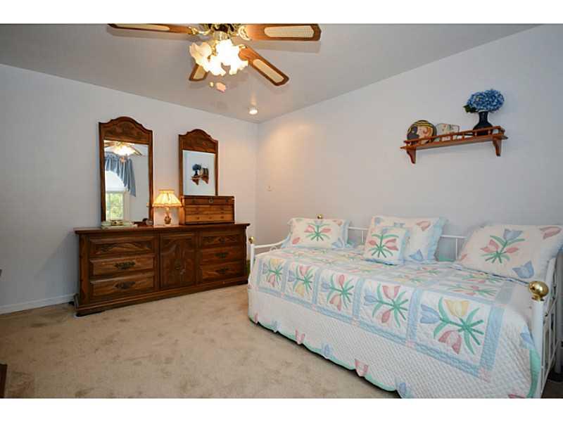 696 Simpson Howell Road Elizabeth, PA 15037 - Photo 6 of 25 Bedroom.