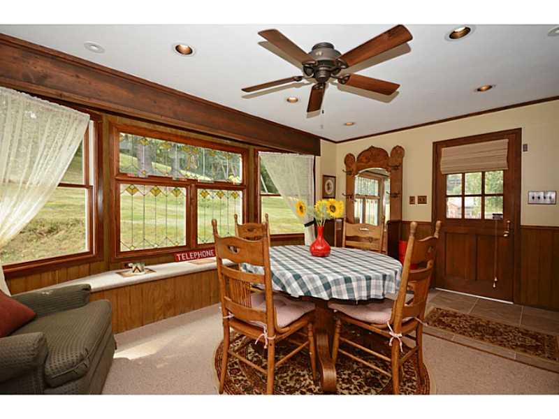 696 Simpson Howell Road Elizabeth, PA 15037 - Photo 9 of 25 Dining Room.