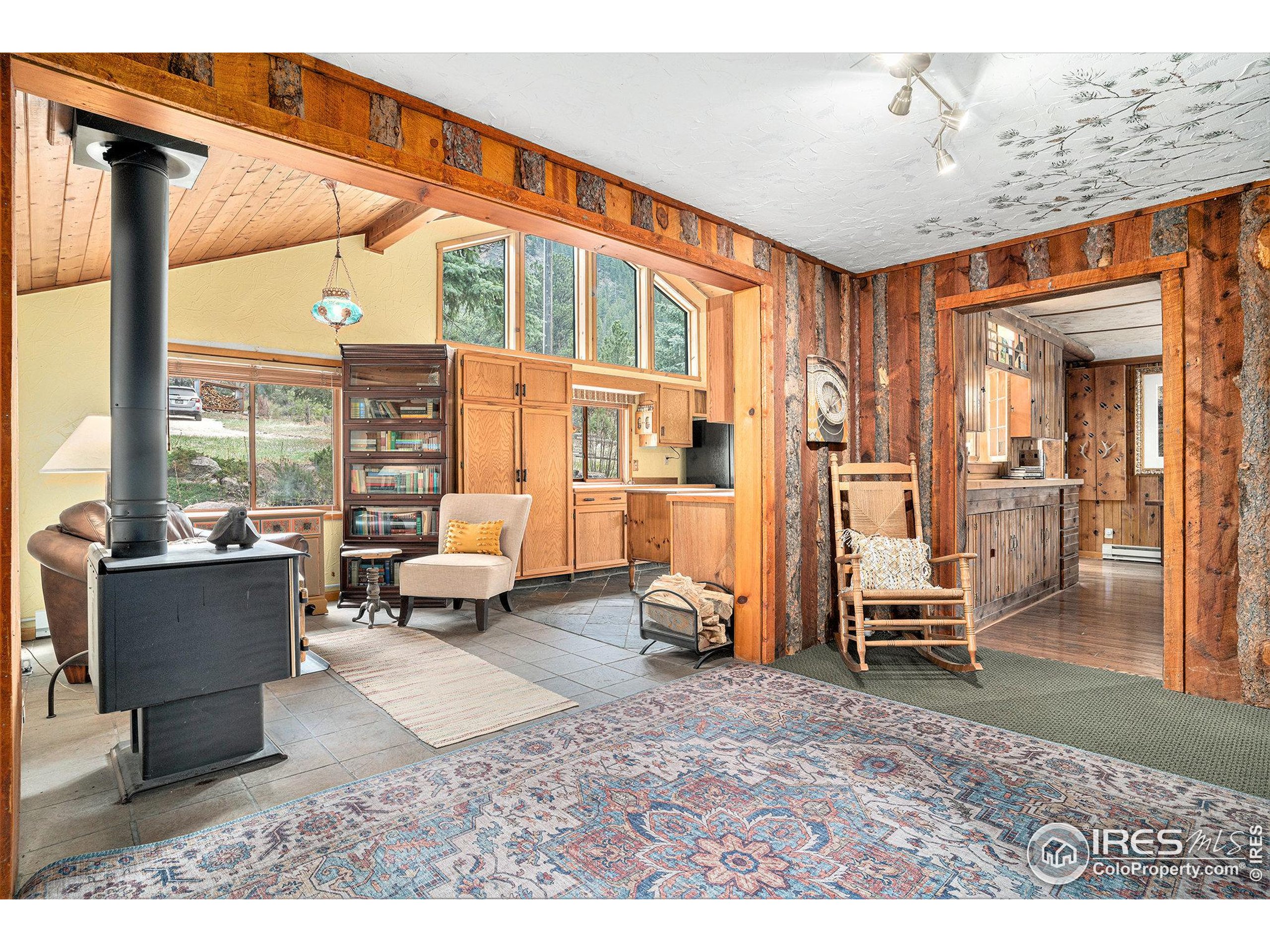 504 Rustic Road Bellvue, CO 80512 - Photo 11 of 39