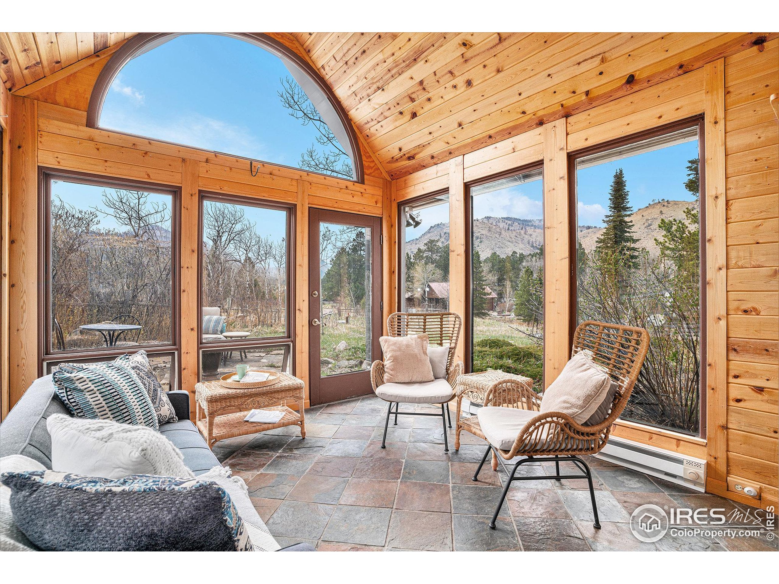 504 Rustic Road Bellvue, CO 80512 - Photo 6 of 39