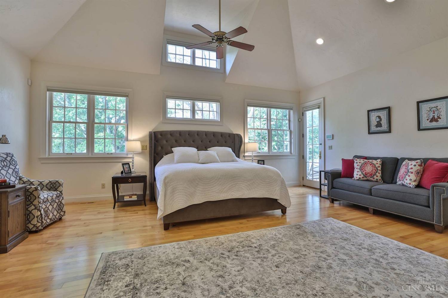 5905 Drake Road Cincinnati, OH 45243 - Photo 25 of 85