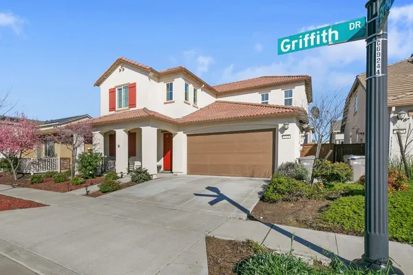 $699,900 | 1525 Griffith Drive, Woodland, CA 95776