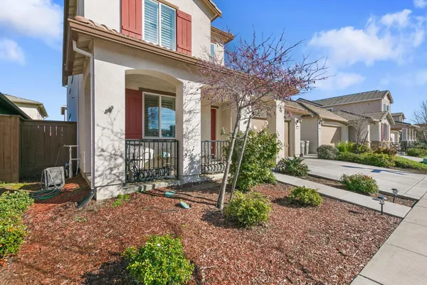 $699,900 | 1525 Griffith Drive, Woodland, CA 95776