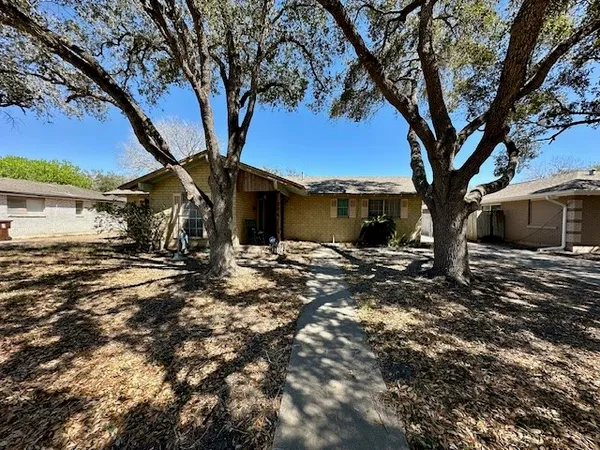$220,000 | 924 South 23rd Street, Kingsville, TX 78363