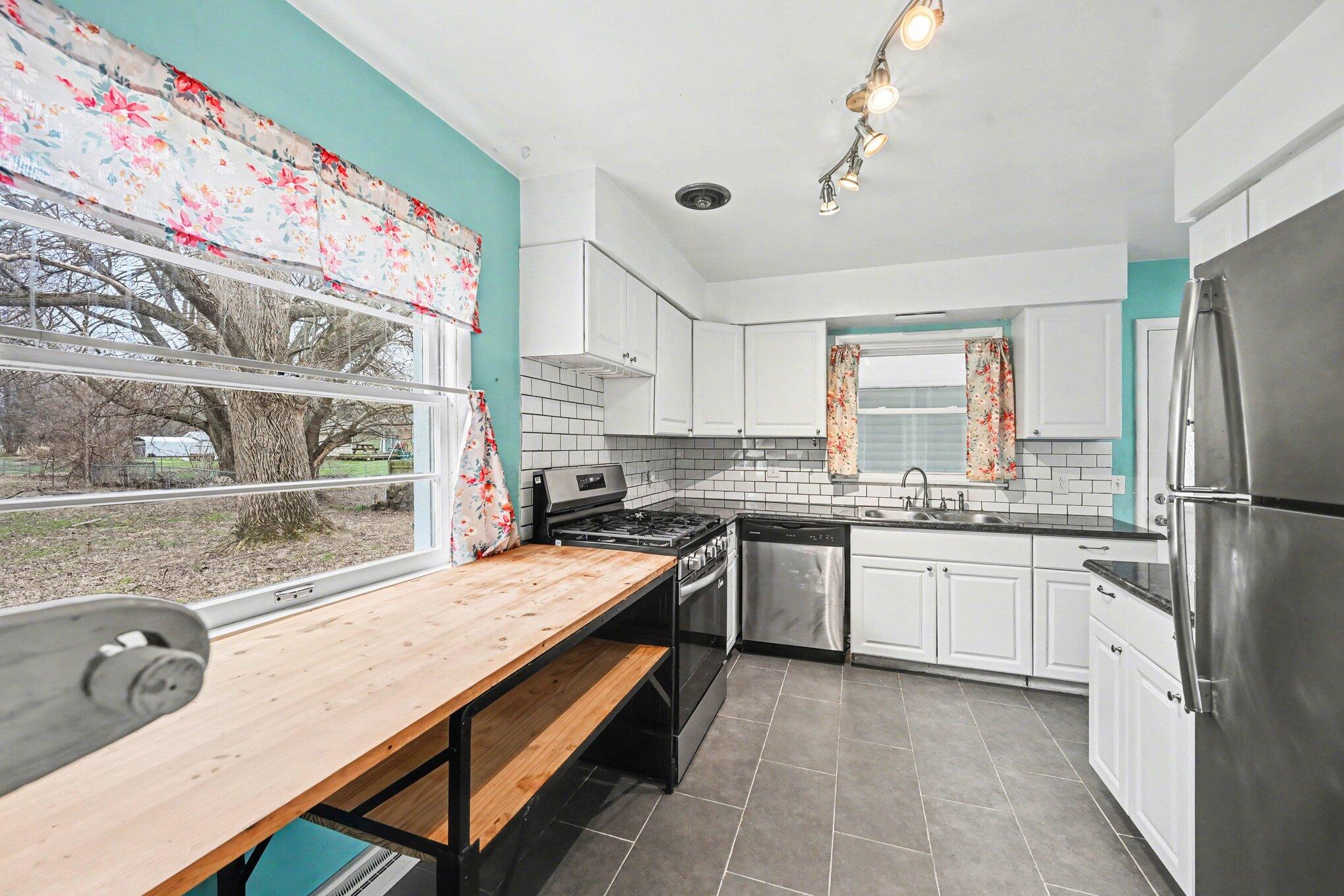 8129 South Sprinkle Road Portage, MI 49002 - Photo 6 of 20 006_file_9082