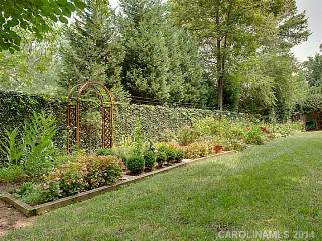 926 Cherokee Road, Unit A3 Charlotte, NC 28207 - Photo 16 of 16 Gallery Image 16