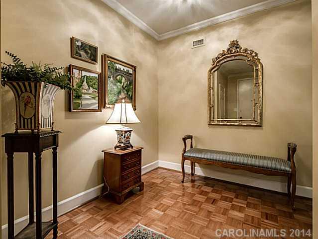 926 Cherokee Road, Unit A3 Charlotte, NC 28207 - Photo 3 of 16 Gallery Image 3