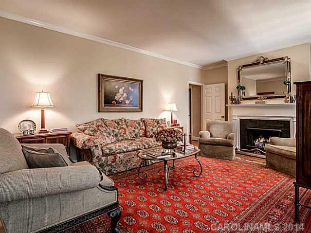 926 Cherokee Road, Unit A3 Charlotte, NC 28207 - Photo 4 of 16 Gallery Image 4