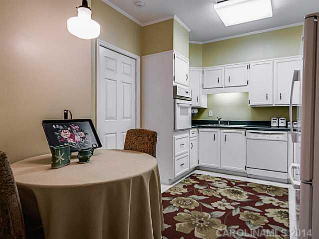 926 Cherokee Road, Unit A3 Charlotte, NC 28207 - Photo 9 of 16 Gallery Image 9