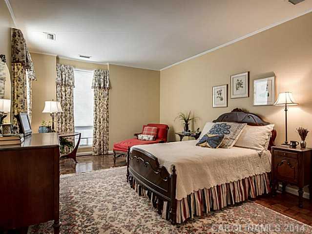 926 Cherokee Road, Unit A3 Charlotte, NC 28207 - Photo 10 of 16 Gallery Image 10