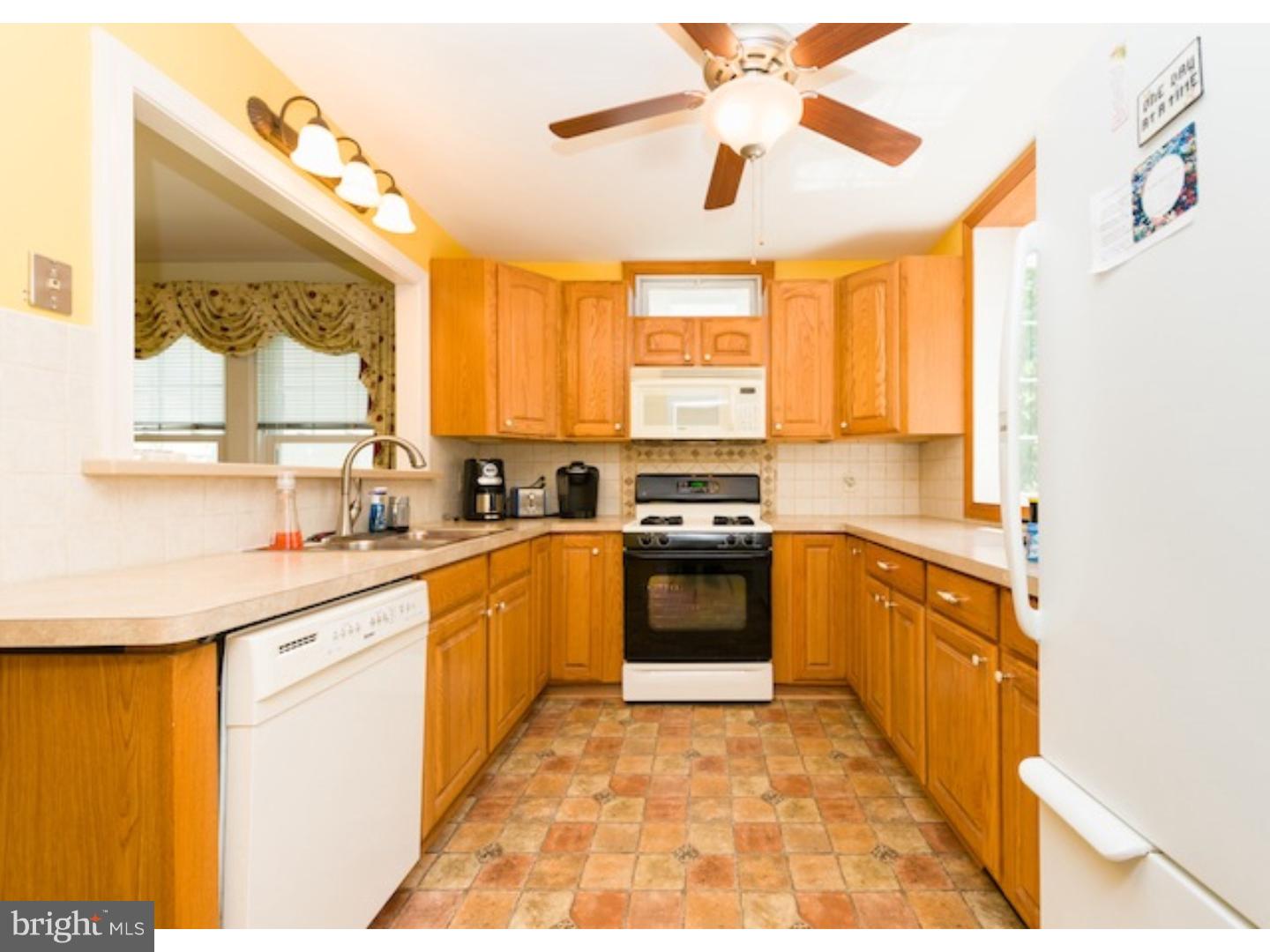 356 Fairfax Road Drexel Hill, PA 19026 - Photo 8 of 14 Kitchen