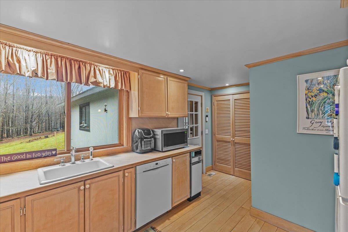 953 Lincoln Gap Road Warren, VT 05674 - Photo 14 of 49