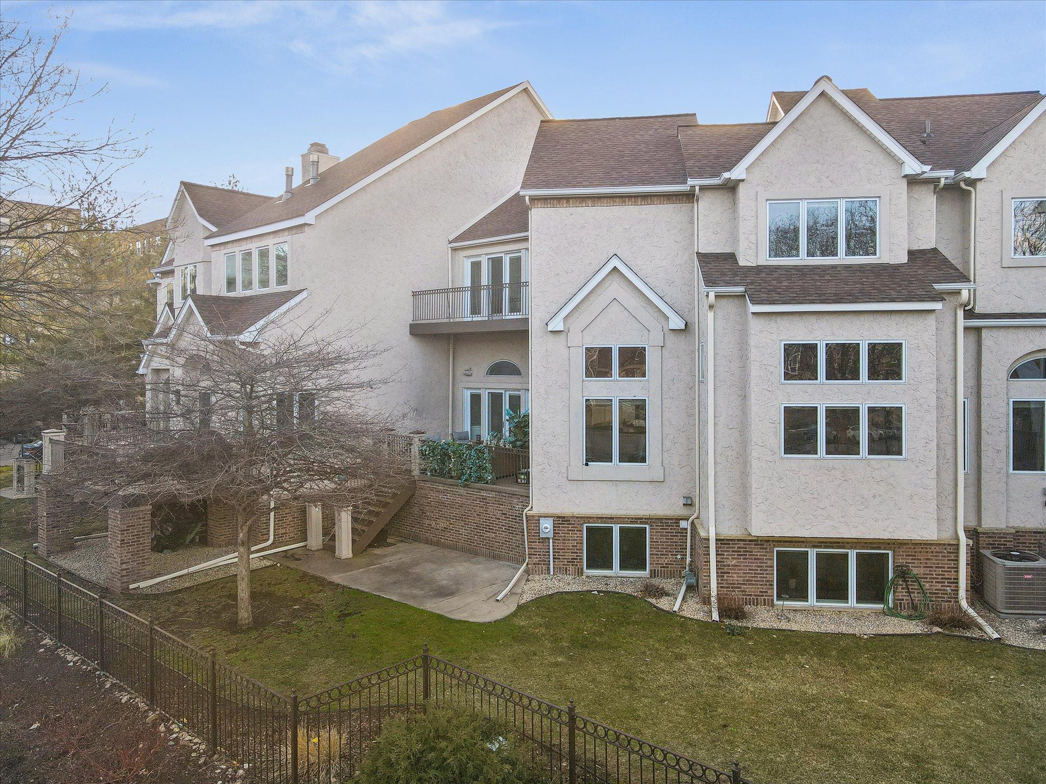 405 River Street Minneapolis, MN 55401 - Photo 33 of 40