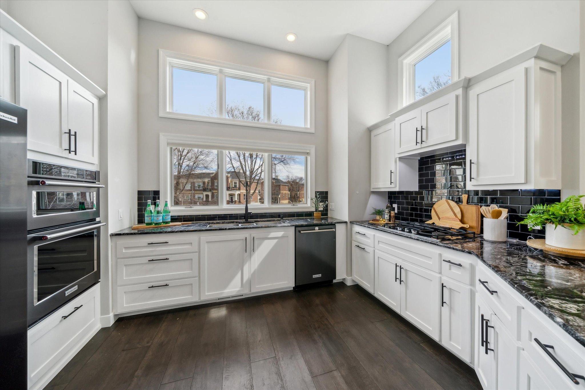 405 River Street Minneapolis, MN 55401 - Photo 9 of 40