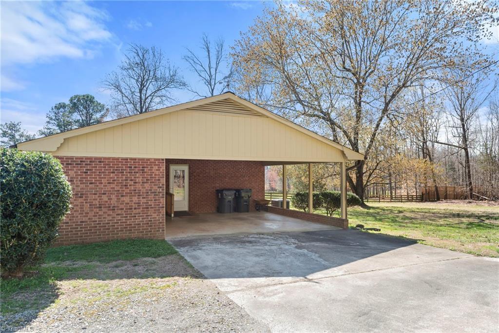 5219 Millstone Road Oak Ridge, NC 27310 - Photo 7 of 37