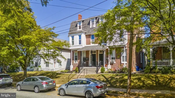 $1,599 | 305 South Main Street, Unit 4, Phoenixville, PA 19460