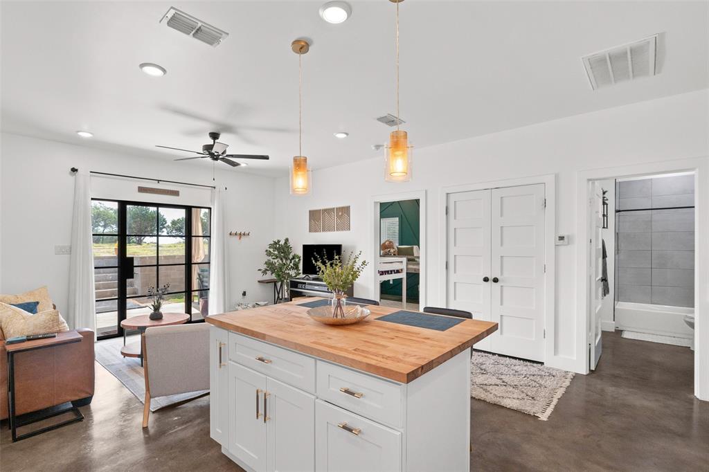 4092 Overlook Way Weatherford, TX 76085 - Photo 12 of 36