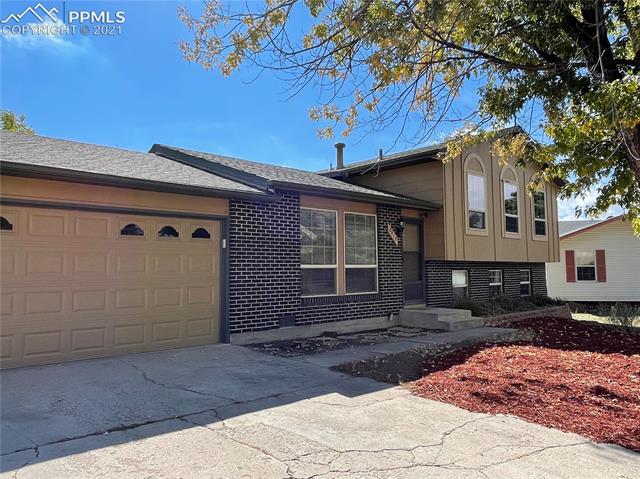 2515 Ranch Lane Colorado Springs, CO 80918 - Photo 2 of 25 Front of home