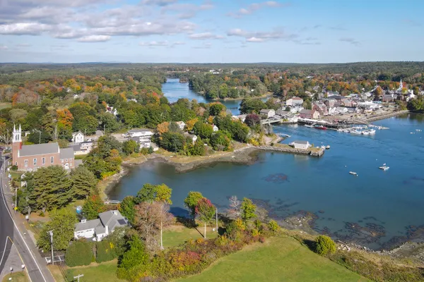 $1,927,513 | 35 Main Street, Newcastle, ME 04553