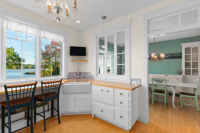 $2,000,000 | 35 Main Street, Newcastle, ME 04553