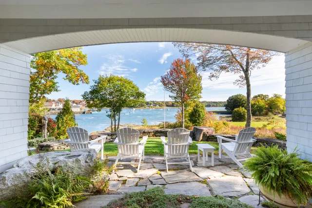 $2,000,000 | 35 Main Street, Newcastle, ME 04553