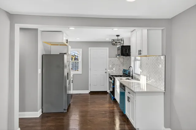 $289,000 | 9100 South Wallace Street, Chicago, IL 60620