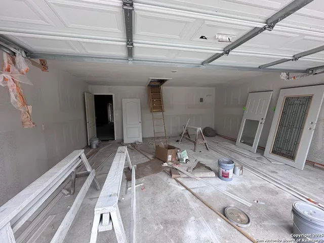 $229,500 | 808 West Bates Street, Beeville, TX 78102