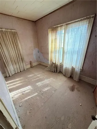 $10,000 | 210 North 4th Street, Iola, KS 66749