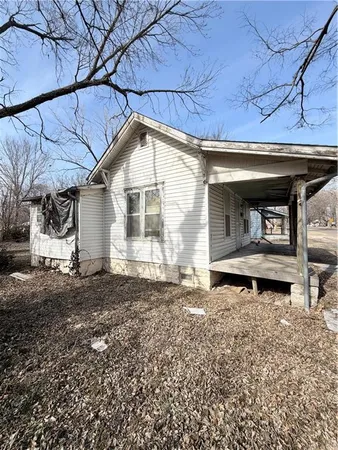 $10,000 | 210 North 4th Street, Iola, KS 66749