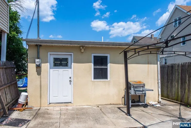 $1,900 | 503-505 12th Avenue, Unit 3, Paterson, NJ 07514