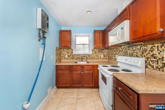 $1,900 | 503-505 12th Avenue, Unit 3, Paterson, NJ 07514