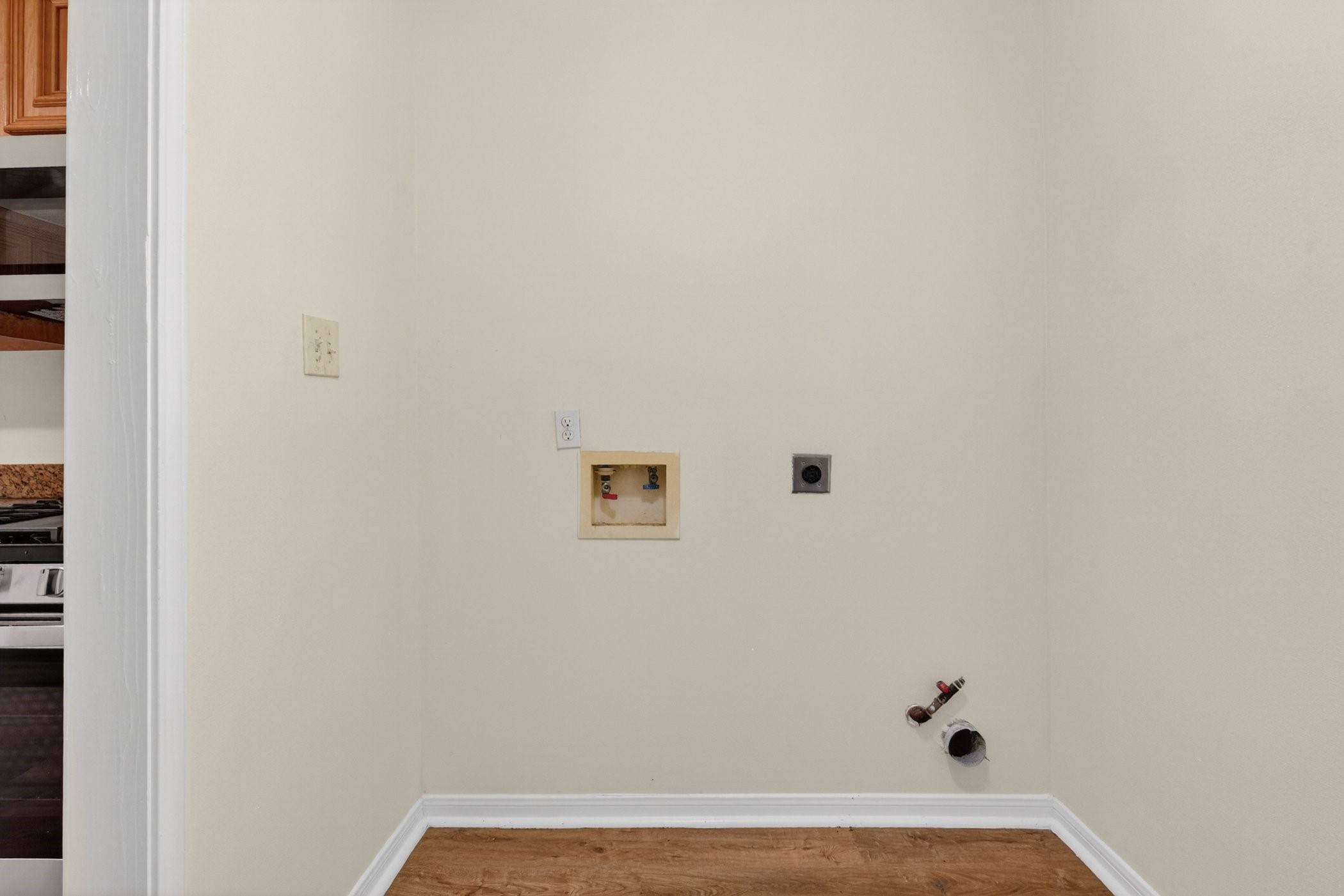 7013 St Augustine Street Houston, TX 77021 - Photo 15 of 35 a view of a small space