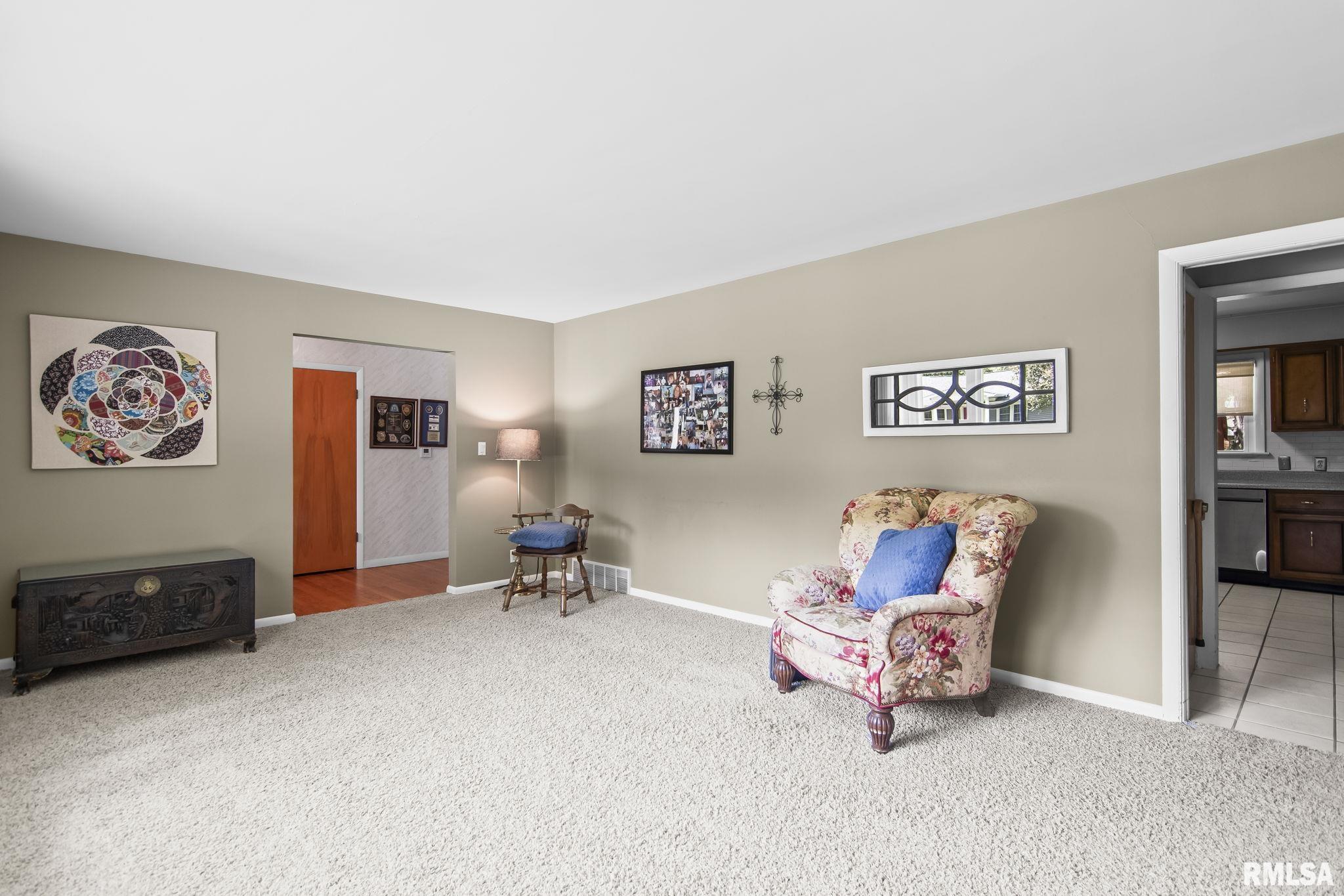 13 Top Hill Lane Springfield, IL 62704 - Photo 6 of 32