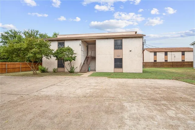 $950 | 1601 Brentwood Drive, Unit A, College Station, TX 77840