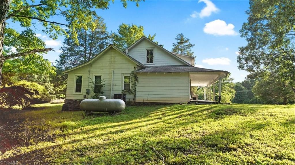1304 Green Farm Road Asheboro, NC 27205 - Photo 4 of 29 Gallery Image 4
