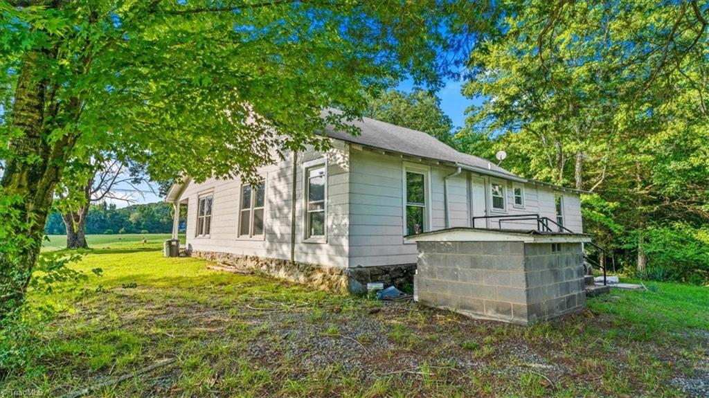 1304 Green Farm Road Asheboro, NC 27205 - Photo 9 of 29 Gallery Image 9