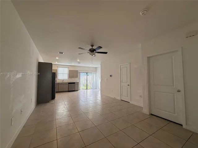 $3,200 | 434 Northeast 13th Street, Florida City, FL 33034