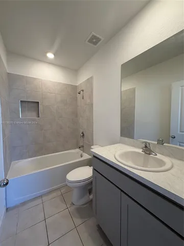 $3,200 | 434 Northeast 13th Street, Florida City, FL 33034