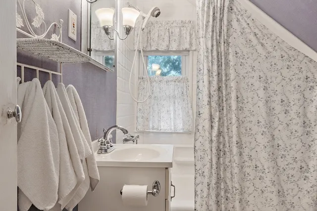 $496,000 | 250 Central Street, Saugus, MA 01906