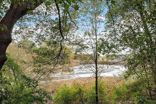 $496,000 | 250 Central Street, Saugus, MA 01906