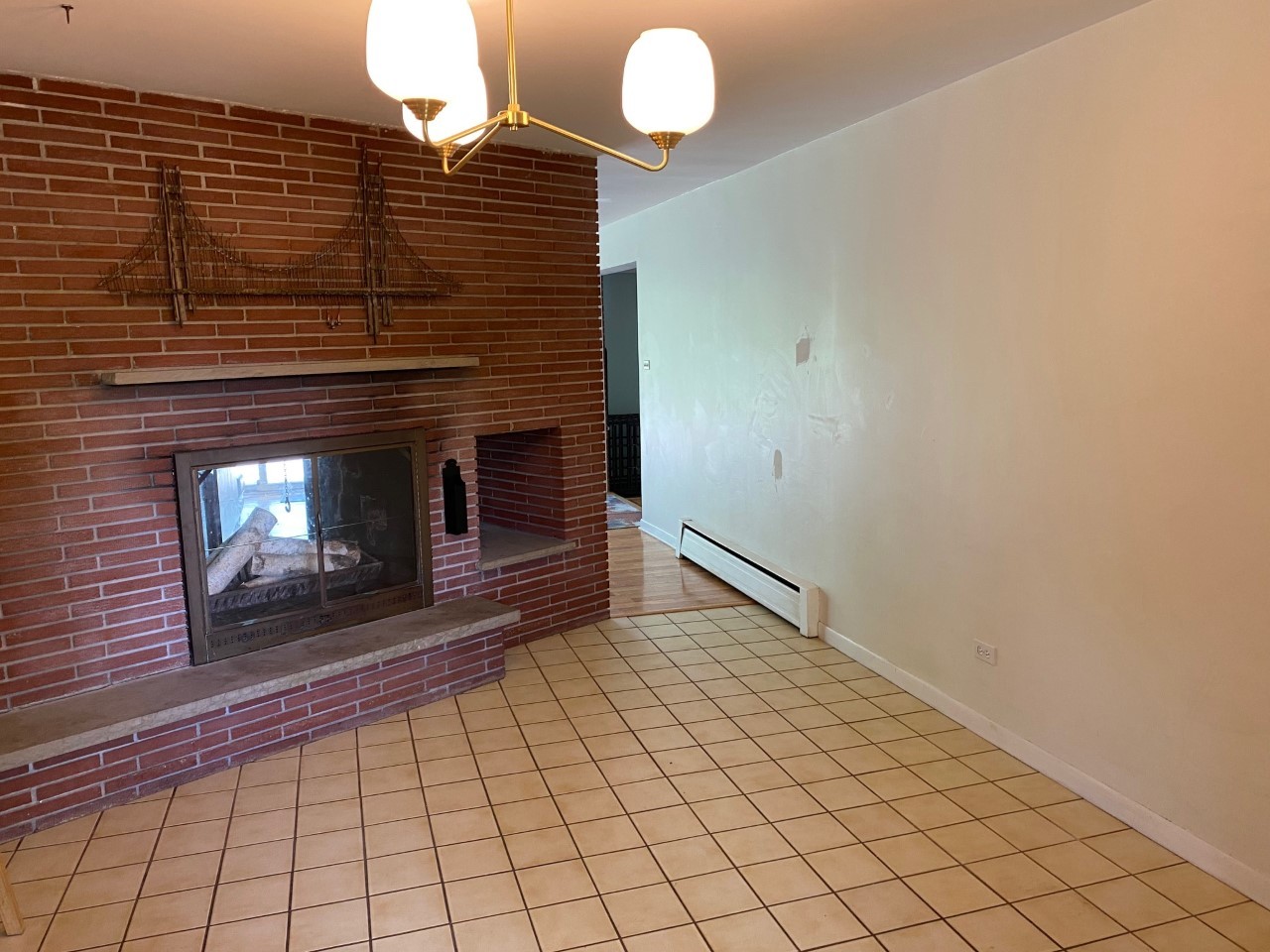21W270 Temple Drive Itasca, IL 60143 - Photo 8 of 15 a view of empty room with window