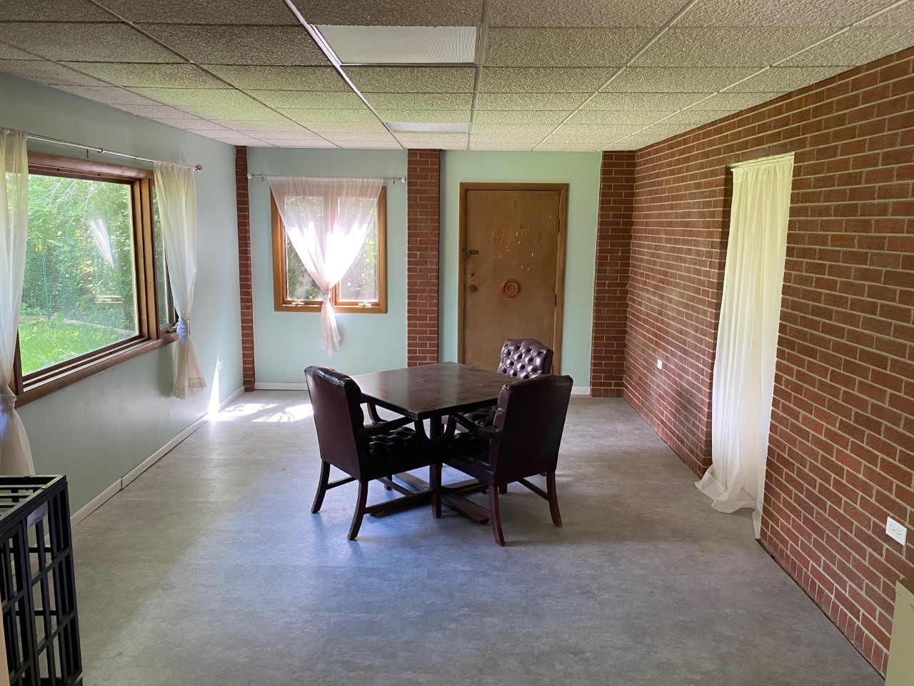21W270 Temple Drive Itasca, IL 60143 - Photo 9 of 15 a view of a dining room with furniture and window
