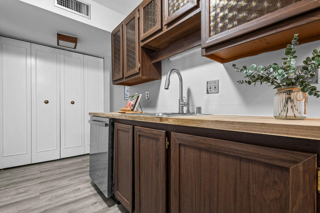 11910 West Mill Road, Unit 6 Milwaukee, WI 53225 - Photo 13 of 27 IMG_1909