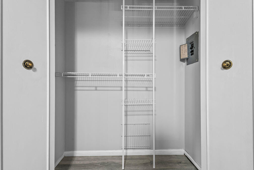 11910 West Mill Road, Unit 6 Milwaukee, WI 53225 - Photo 15 of 27 IMG_1912