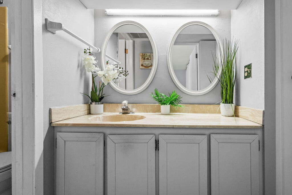 11910 West Mill Road, Unit 6 Milwaukee, WI 53225 - Photo 18 of 27 IMG_1924