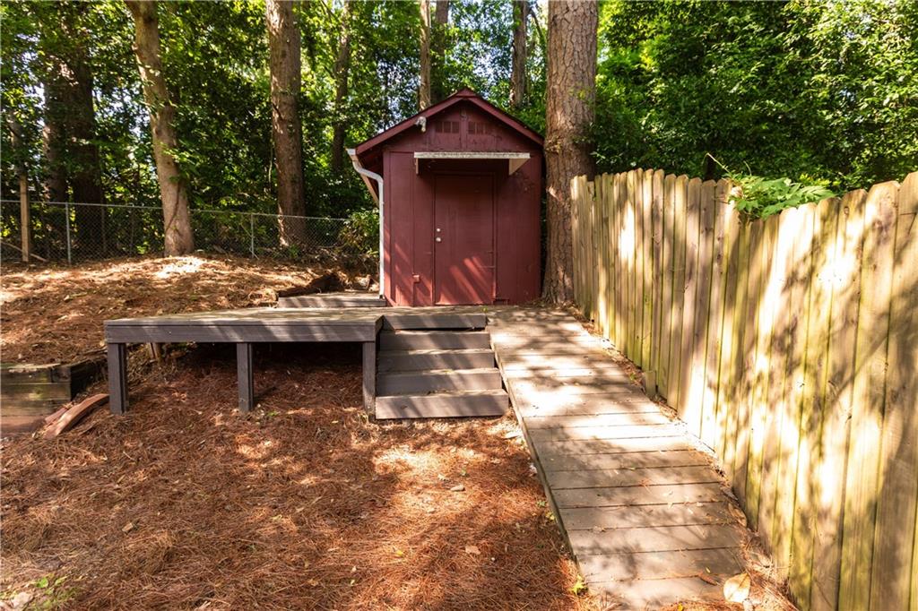 1392 Lively Ridge Road Northeast Atlanta, GA 30329 - Photo 39 of 41