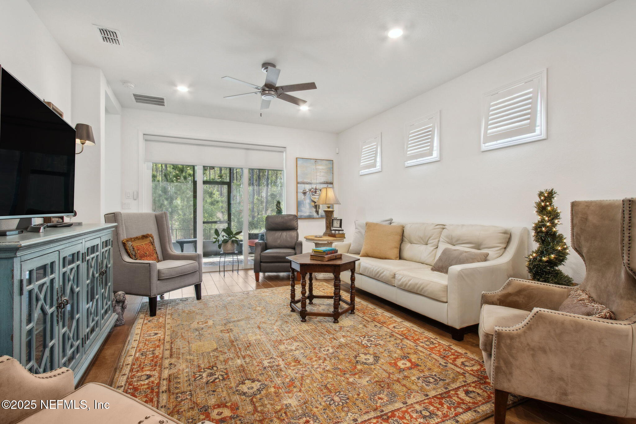 554 Continuum Loop Yulee, FL 32097 - Photo 21 of 102 Living Room