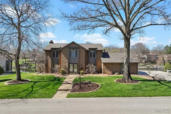 $750,000 | 26 Ravenwood Circle, O'Fallon, IL 62269