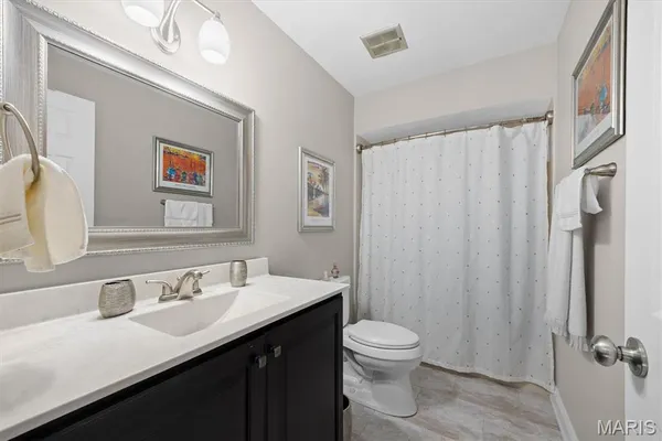 $750,000 | 26 Ravenwood Circle, O'Fallon, IL 62269