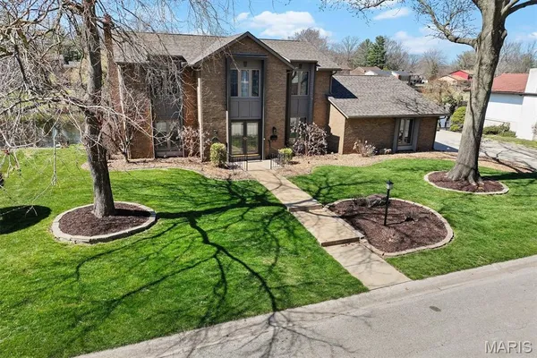 $750,000 | 26 Ravenwood Circle, O'Fallon, IL 62269